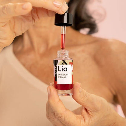 Photo de la pipette et du flacon serum intense éclat anti age anti tache