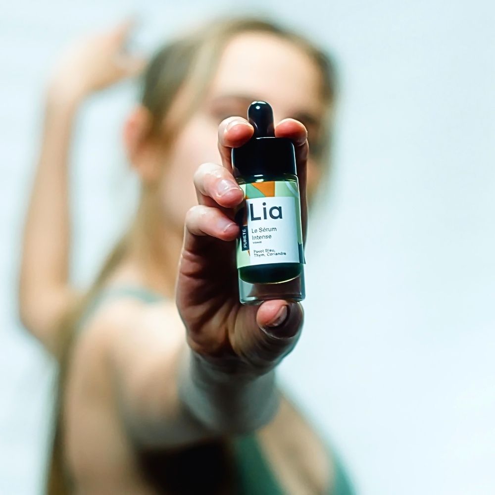 photo présentant le flacon du sérum intense peau mixte du laboratoire lia