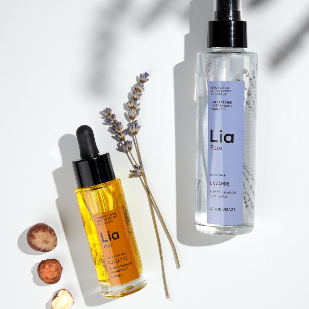 photo duo peau grasse flacon eau florale lavande et flacon huile noisette Lia cosmetiques